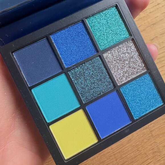 Huda Beauty Sapphire Obsessions Eyeshadow Palette - Picture 5 of 7